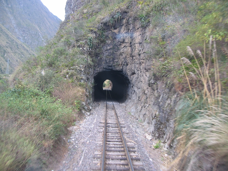 0806100041.JPG - Day 4, Tuesday, June 10, enroute to Machu Picchu
